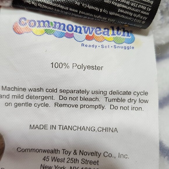 Smiley World 50" x 60" smiley throw blanket - Picture 10 of 13